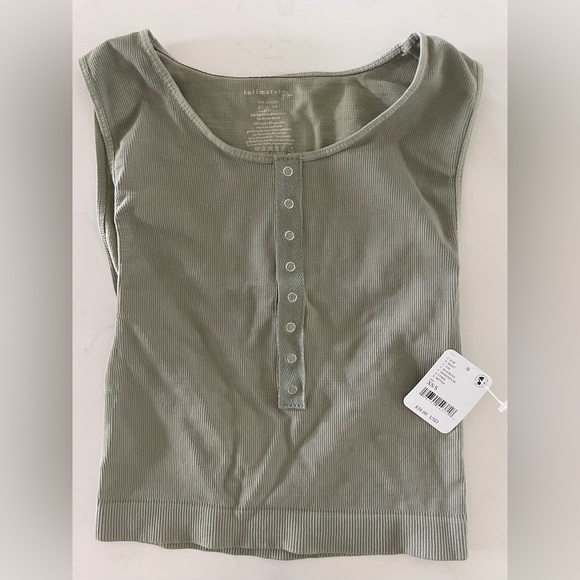 Free People crop tank - new with tags - Picture 1 of 3